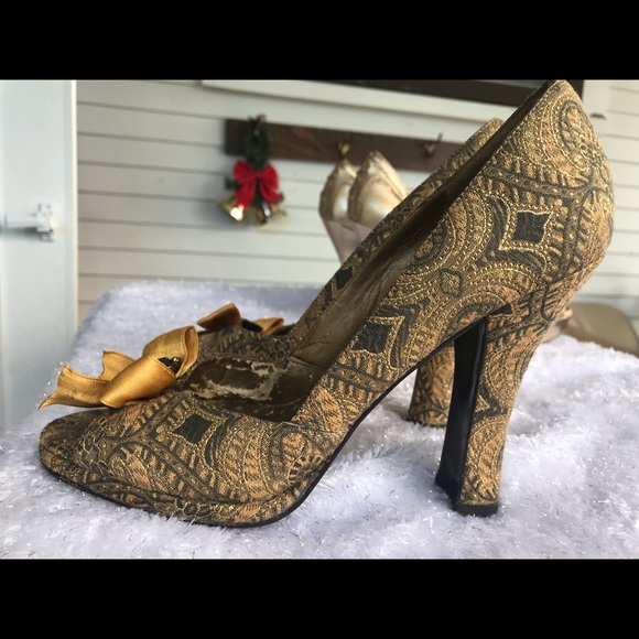 Women’s Heals - Picture 1 of 7